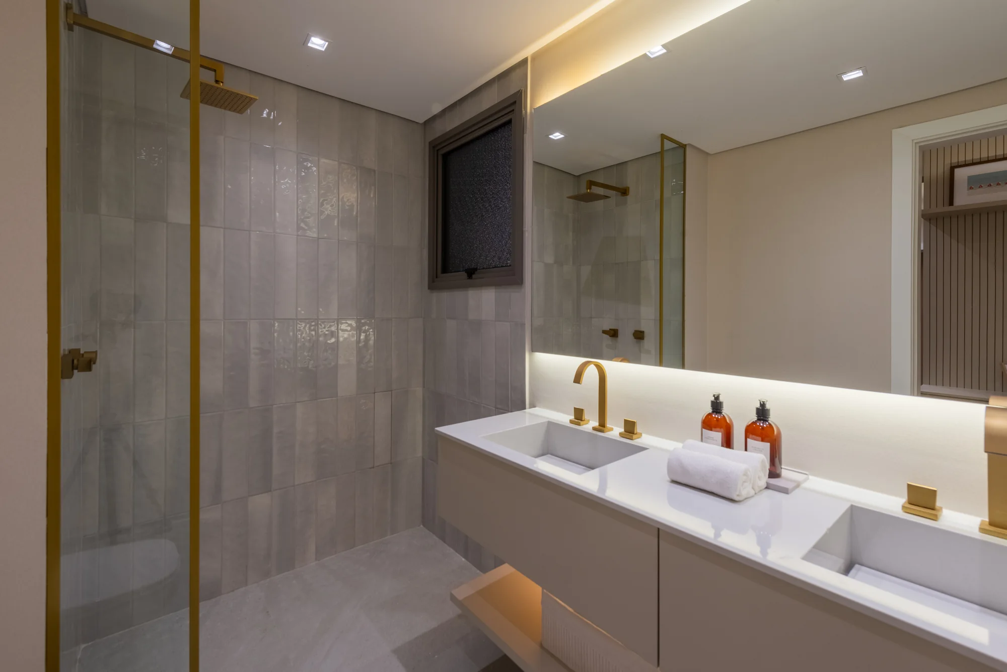 Banheiro da suíte principal - 167m² (Foto do decorado)