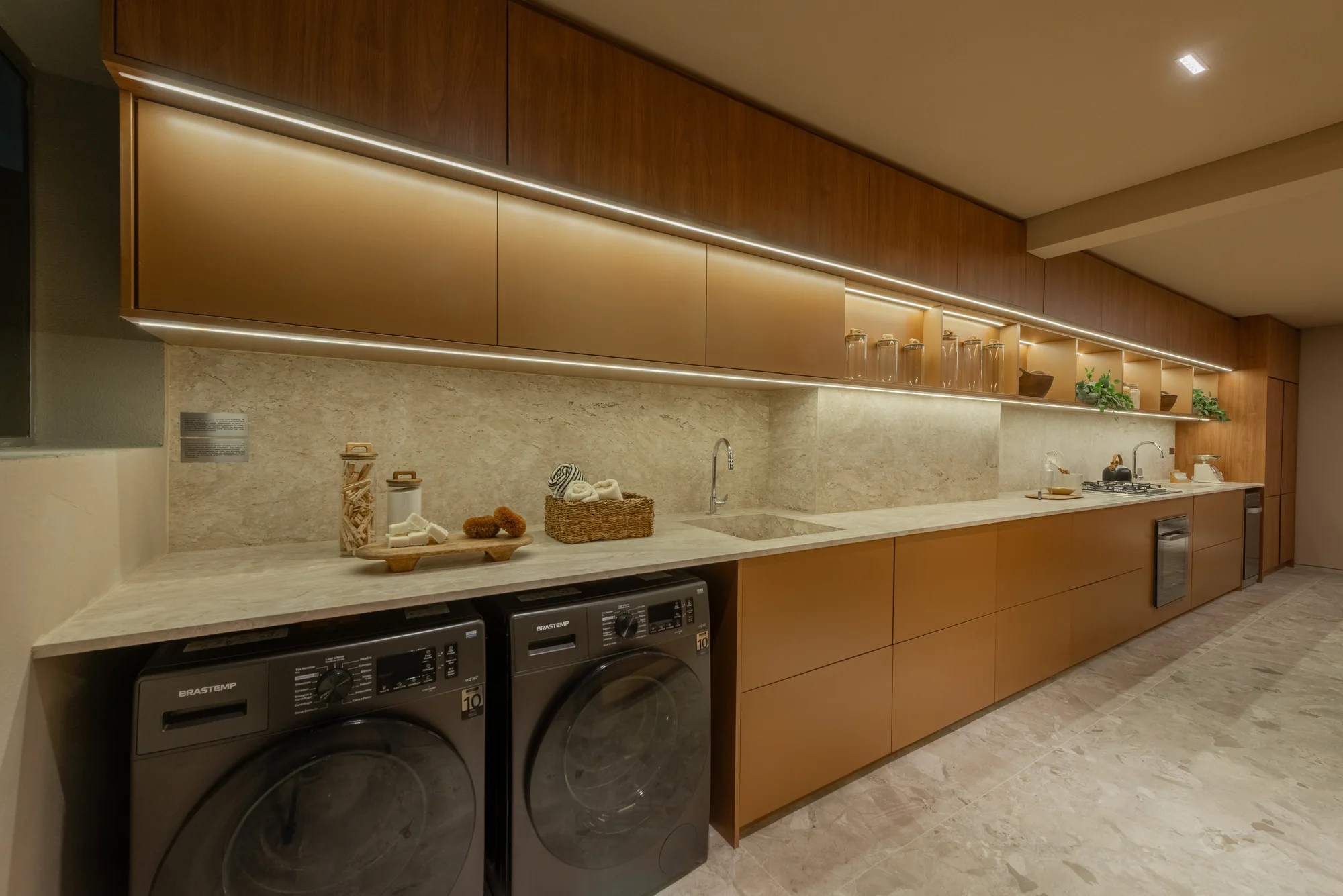 Área de serviço - apto de 243m² (Foto do decorado)